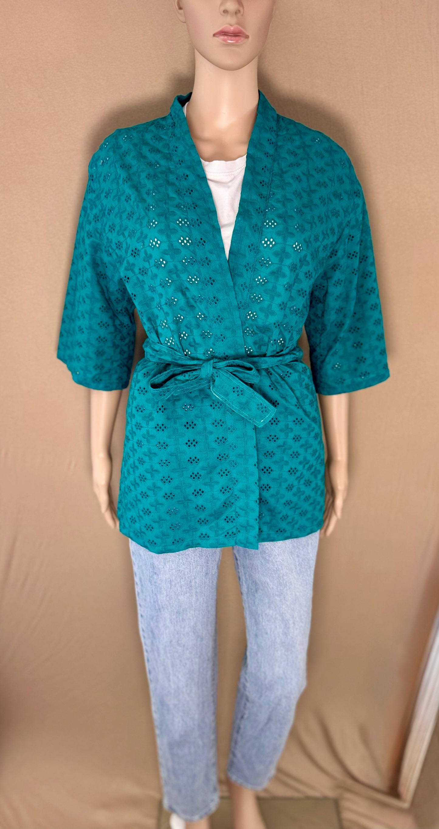 Kimono turquoise femme en broderie anglaise – 100% coton léger
