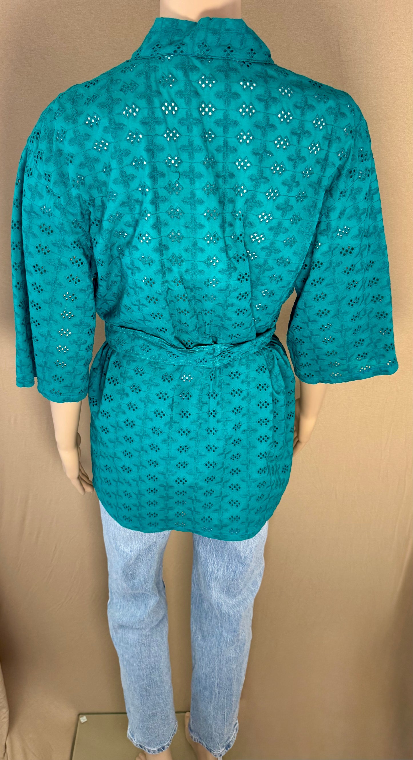 Kimono turquoise femme en broderie anglaise – 100% coton léger