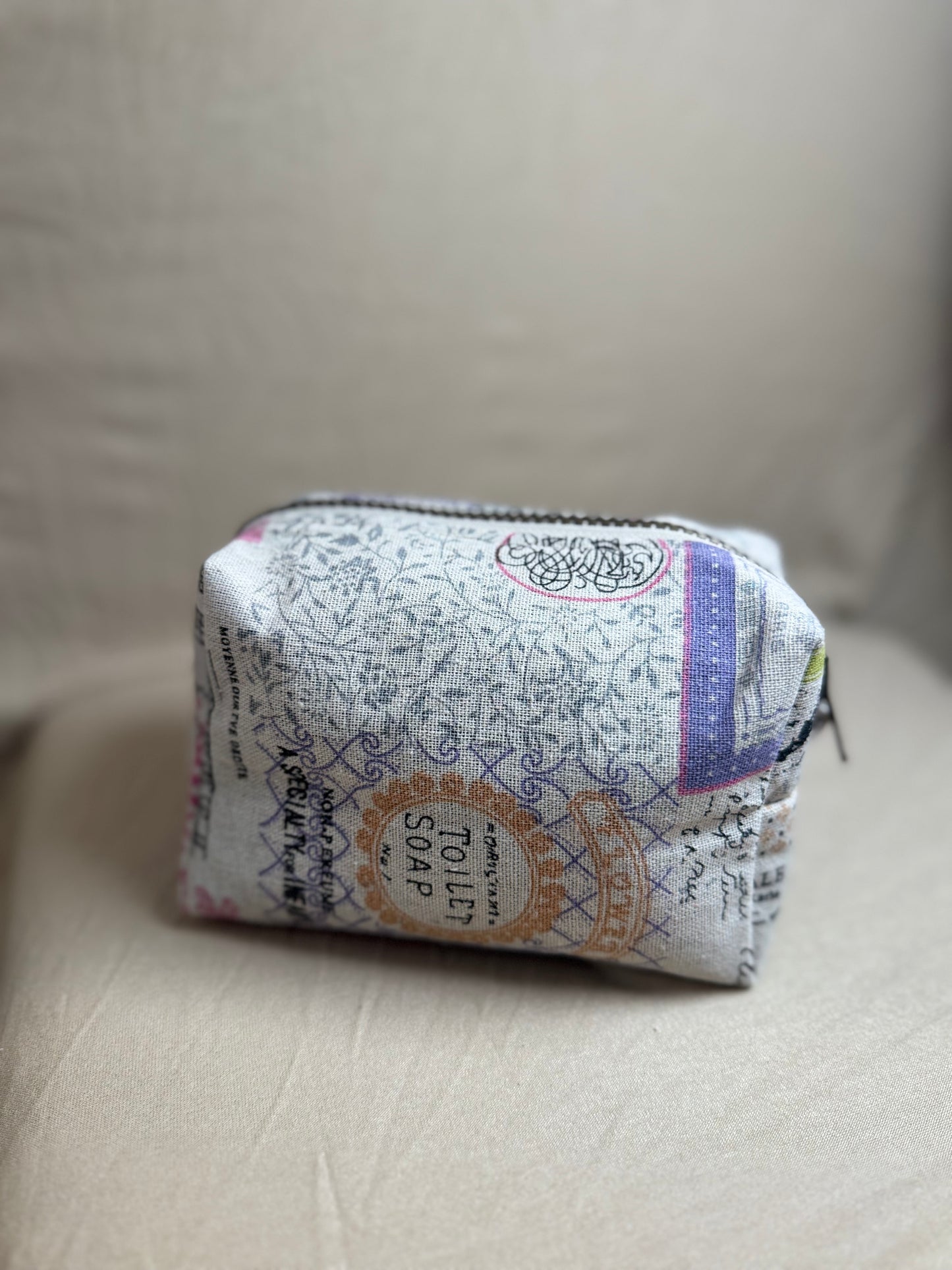 Trousse beauté éco-responsable – 5 cotons réutilisables & 3 chouchous en coton