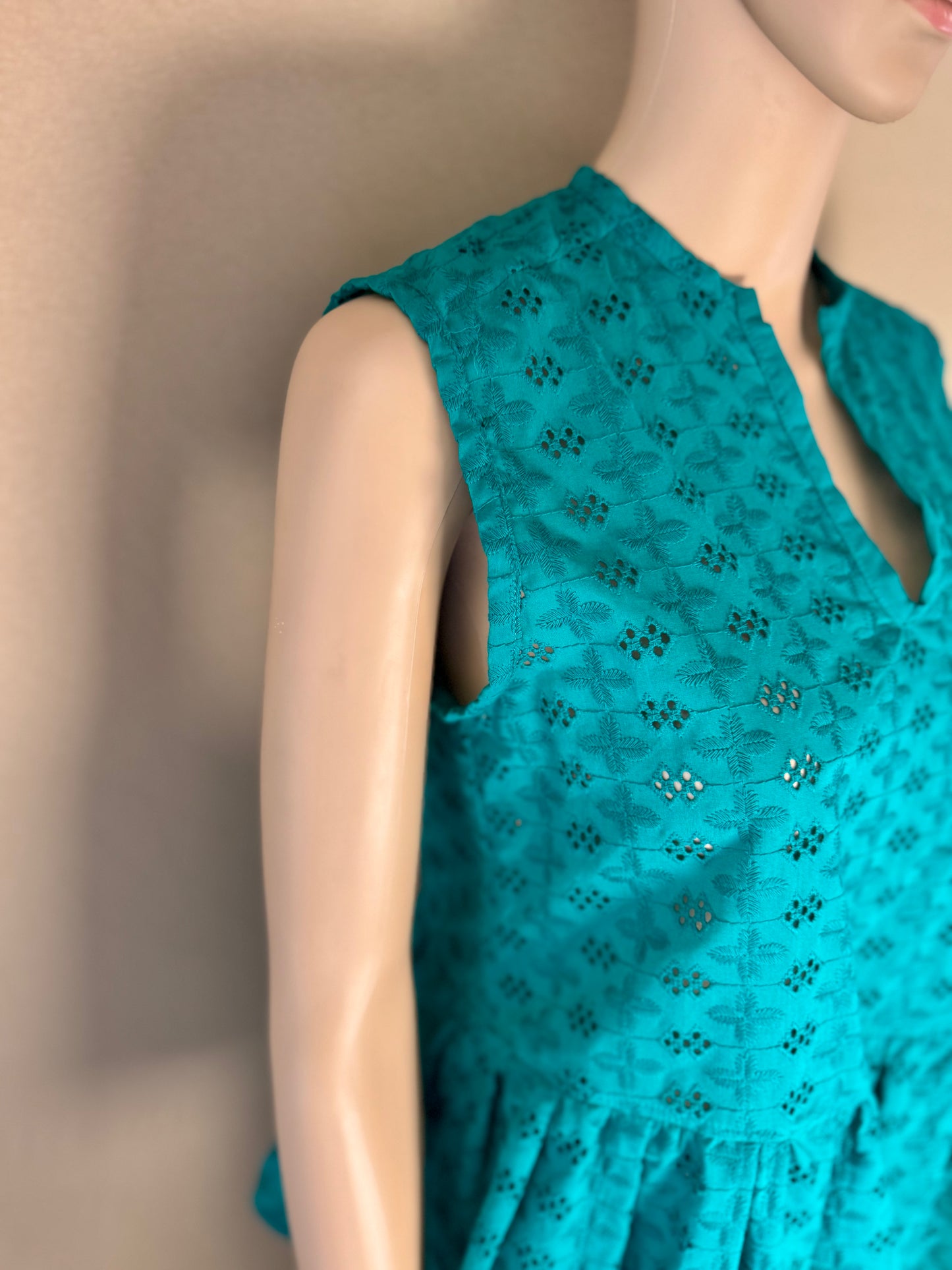 Top turquoise femme 100% coton broderie anglaise – Taille 36 | By.Clem